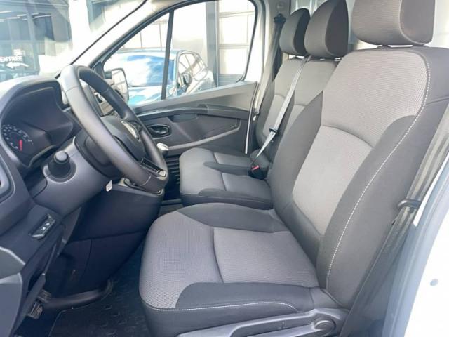 Renault Trafic image 8