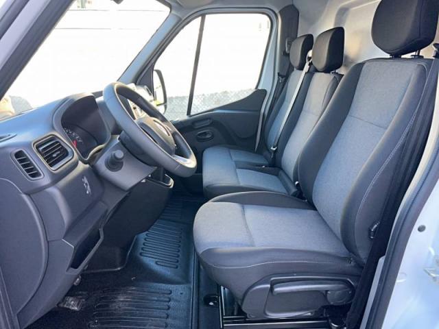 Renault Master image 8