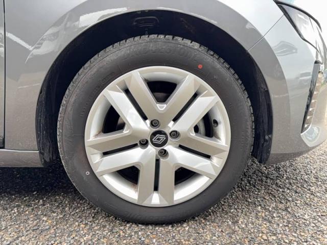 Renault Clio image 9