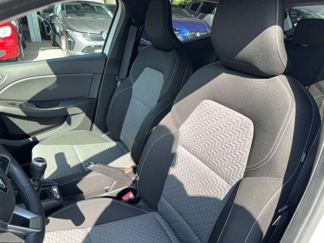 Renault Clio image 9