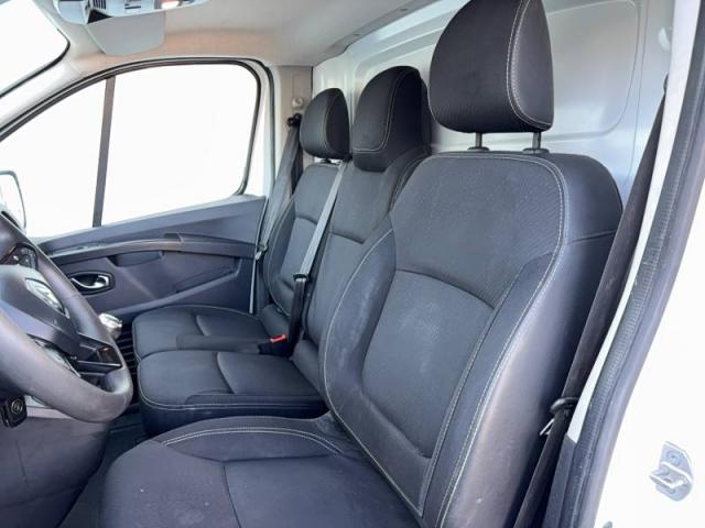 Renault Trafic image 9