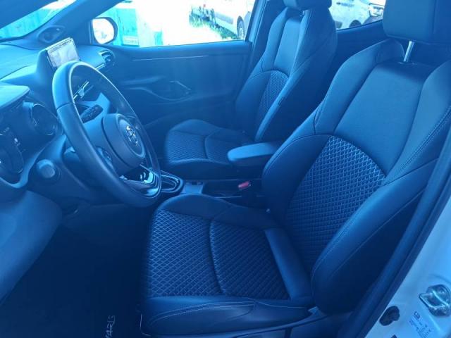 Toyota Yaris image 2