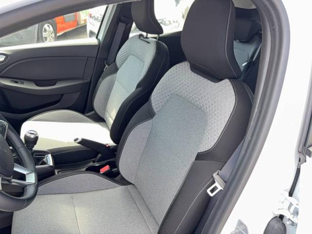 Renault Clio image 9