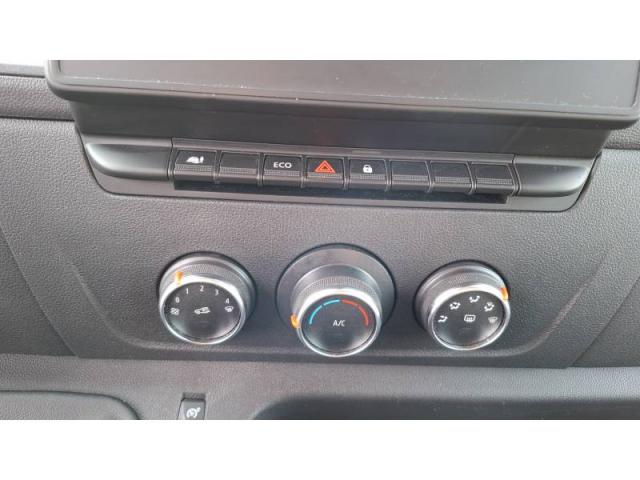 Renault Master image 9