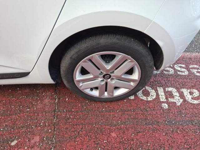 Renault Clio image 2