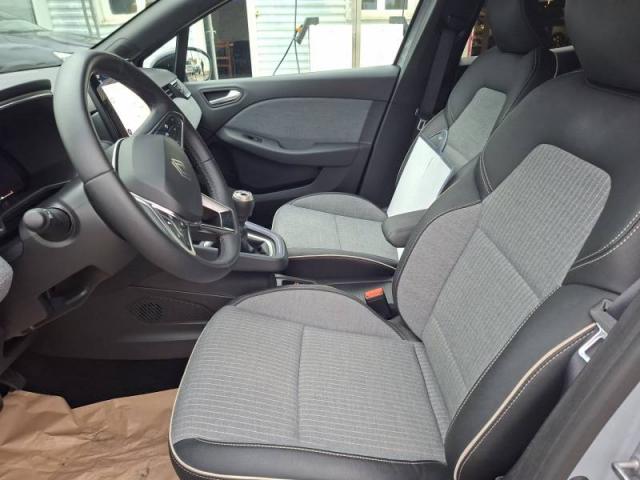 Renault Clio image 8