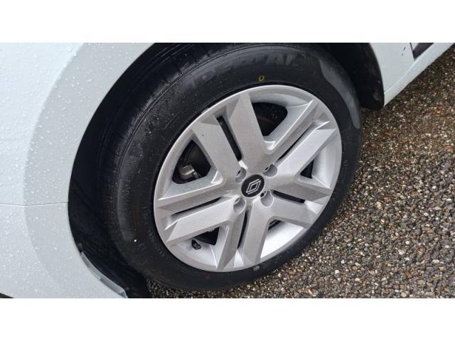 Renault Clio image 2