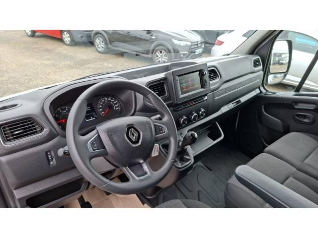 Renault Master image 2
