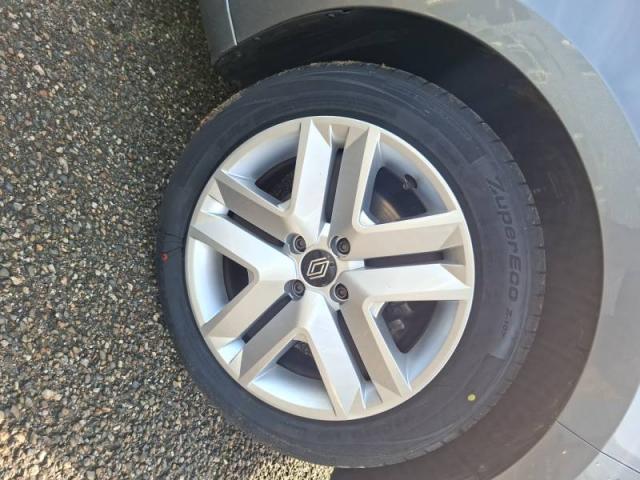 Renault Clio image 2