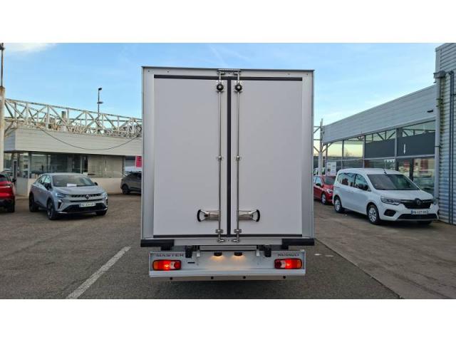 Renault Master image 9