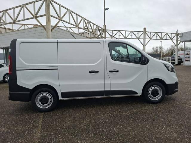Renault Trafic image 2