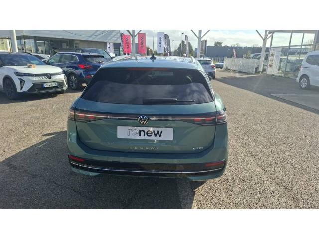 Volkswagen Passat image 8