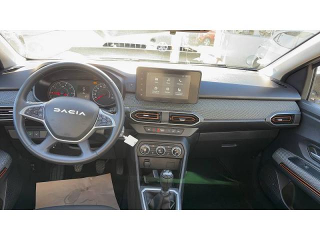 Dacia Sandero image 2