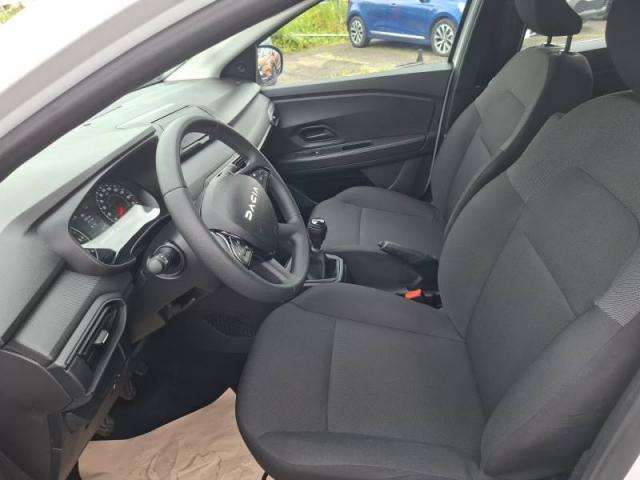 Dacia Sandero image 2
