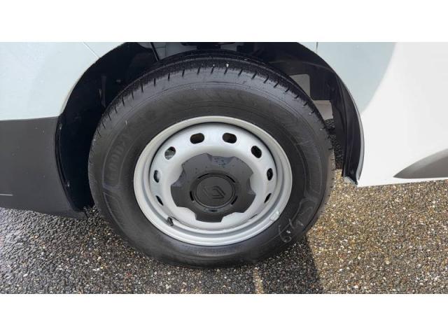 Renault Trafic image 2