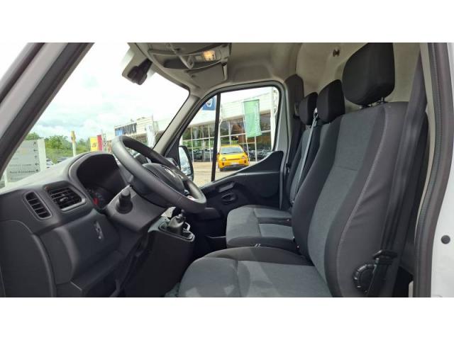 Renault Master image 2