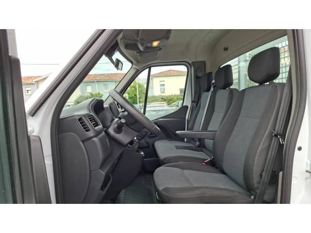 Renault Master image 1