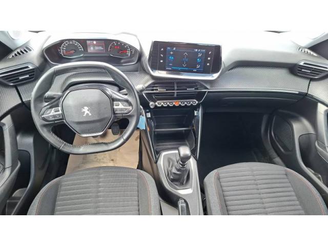 Peugeot 2008 image 2