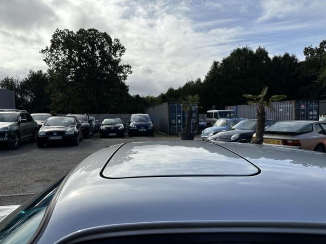 Porsche 911 image 2