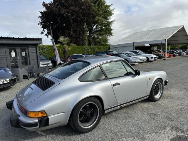 Porsche 911 image 9
