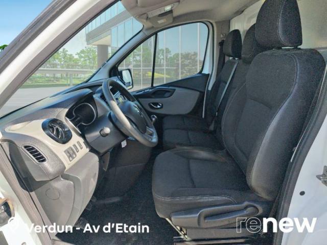 Renault Trafic image 2