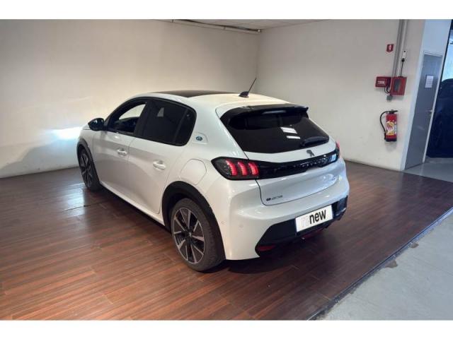 Peugeot 208 image 9