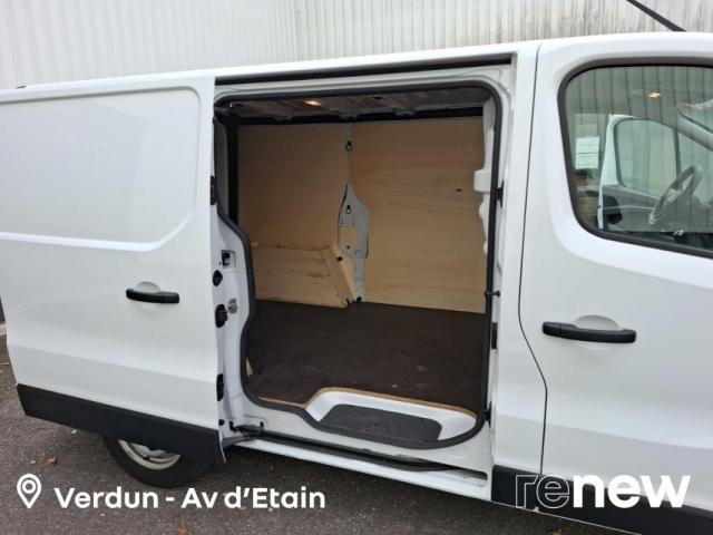 Renault Trafic image 9