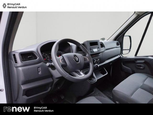 Renault Master image 2
