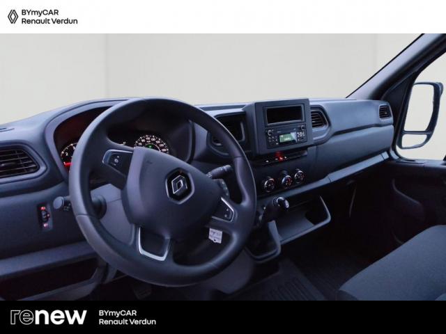 Renault Master image 2