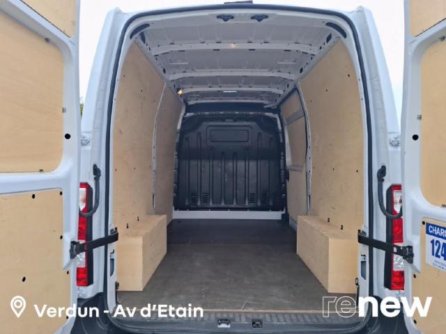 Renault Master image 2