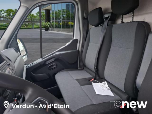 Renault Master image 8