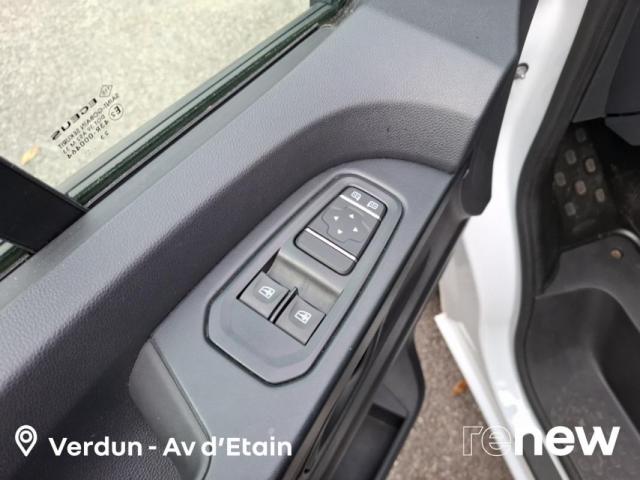 Renault Trafic image 8