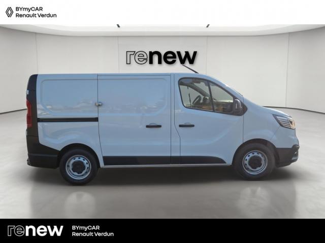 Renault Trafic image 2