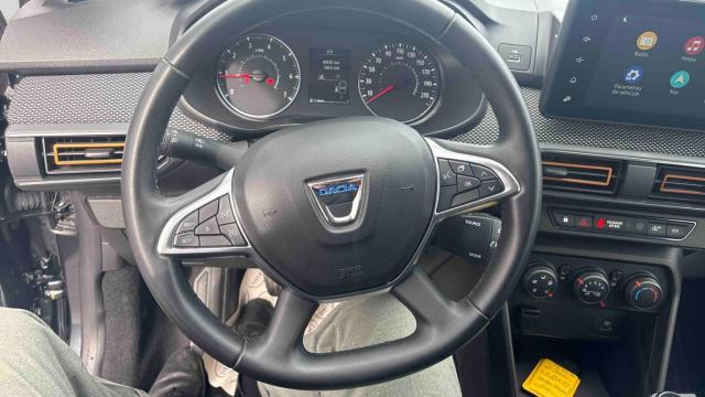 Dacia Sandero image 2