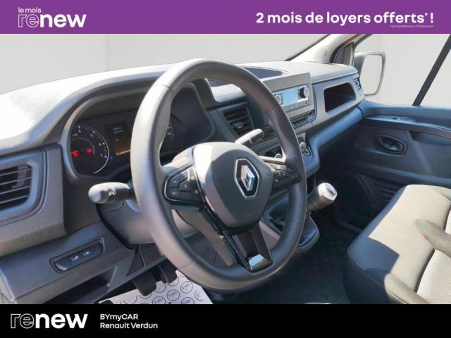 Renault Trafic image 2