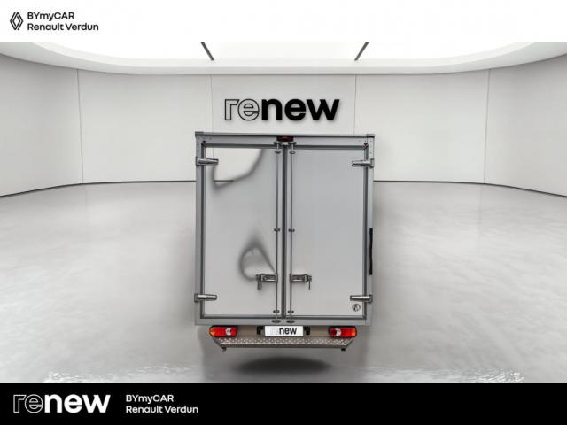 Renault Master image 2