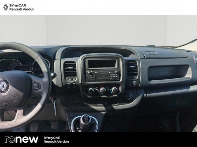 Renault Trafic image 2