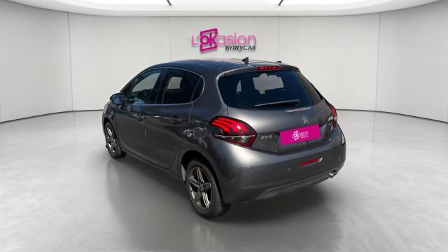 Peugeot 208 image 1
