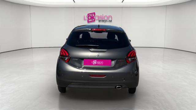 Peugeot 208 image 9