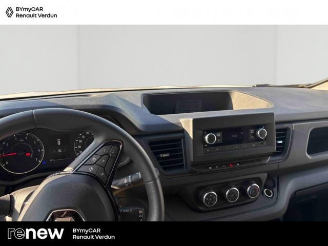 Renault Trafic image 2