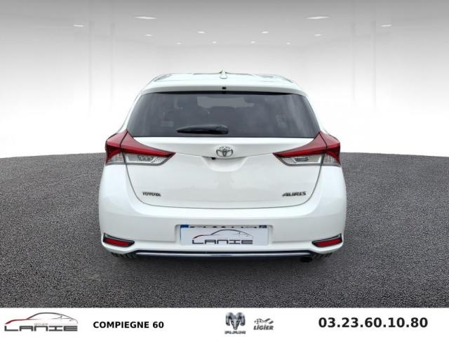 Toyota Auris image 1
