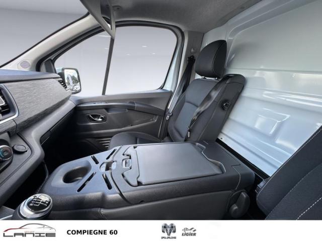 Renault Trafic image 2