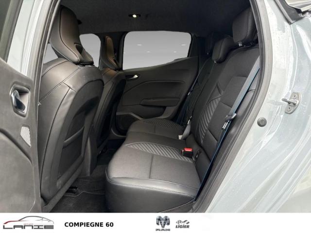 Renault Clio image 8