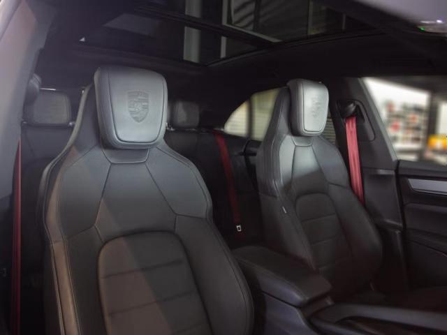 Porsche Macan image 1