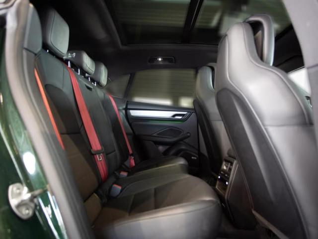 Porsche Macan image 6