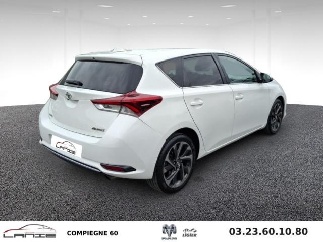 Toyota Auris image 3