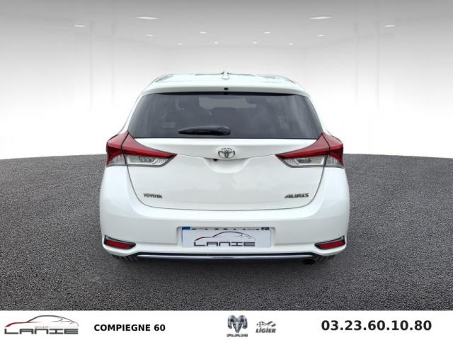 Toyota Auris image 2