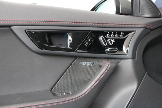 Jaguar F-Type image 4