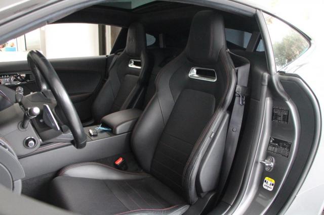 Jaguar F-Type image 3