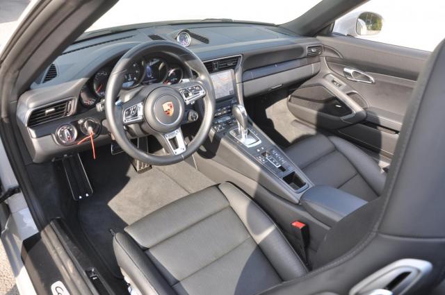 Porsche 911 image 9